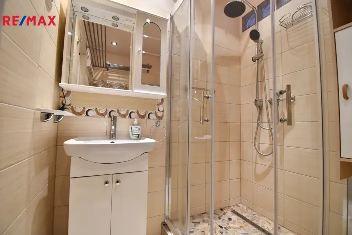 Pronájem bytu 1+1, Hradec Králové - Slezské Předměstí, Ječná, 34 m2