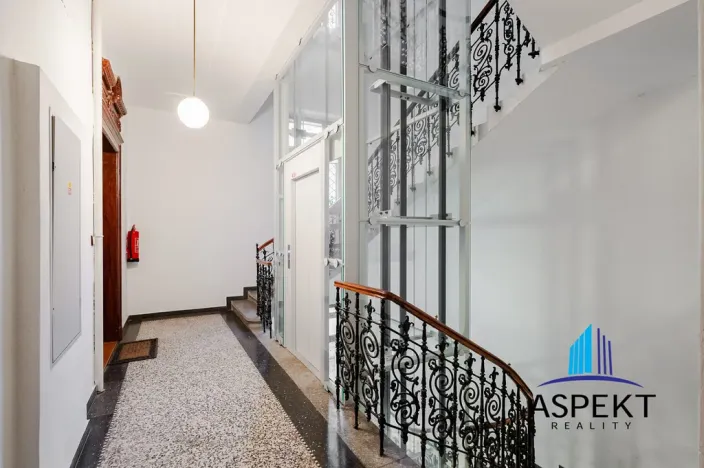 Pronájem bytu 2+1, Praha - Vinohrady, Lužická, 66 m2