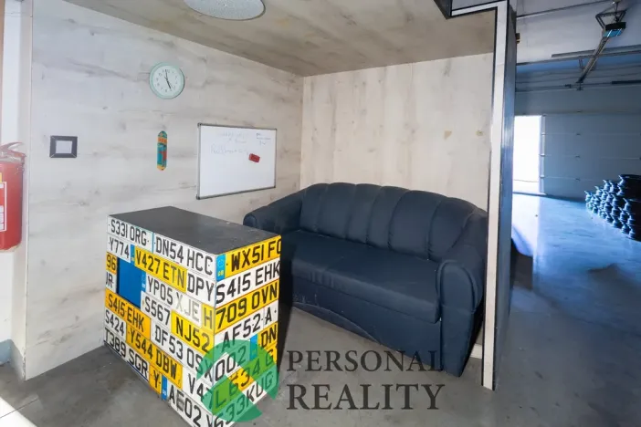 Prodej obchodního prostoru, Králův Dvůr - Levín, 411 m2