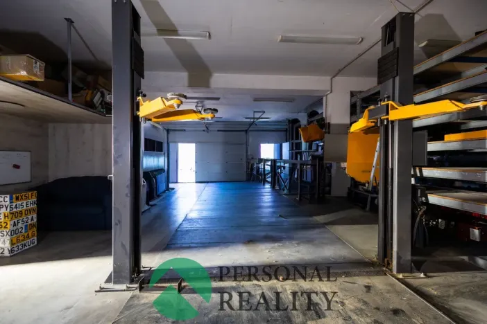 Prodej obchodního prostoru, Králův Dvůr - Levín, 411 m2