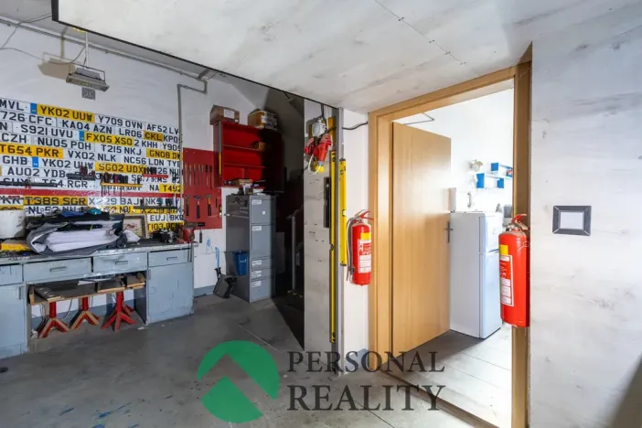 Prodej obchodního prostoru, Králův Dvůr - Levín, 411 m2