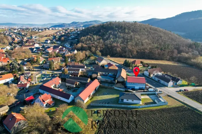 Prodej obchodního prostoru, Králův Dvůr - Levín, 411 m2