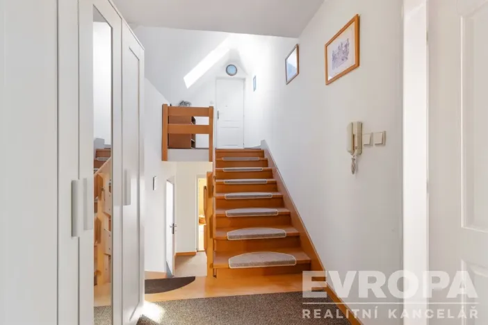 Prodej rodinného domu, Praha - Suchdol, Armádní, 196 m2