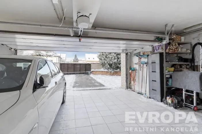 Prodej rodinného domu, Praha - Suchdol, Armádní, 196 m2