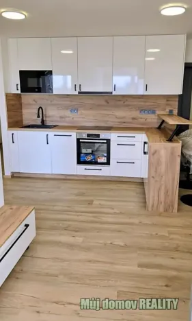 Pronájem bytu 4+kk, Praha - Krč, Tavolníková, 61 m2