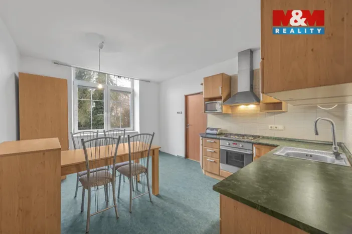 Prodej bytu 3+1, Jaroměř - Pražské Předměstí, Husova, 124 m2