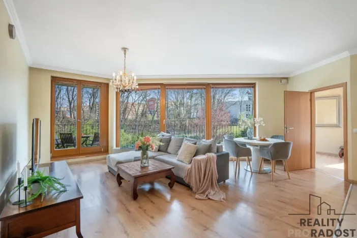 Pronájem bytu 2+kk, Praha - Vokovice, K Červenému vrchu, 73 m2