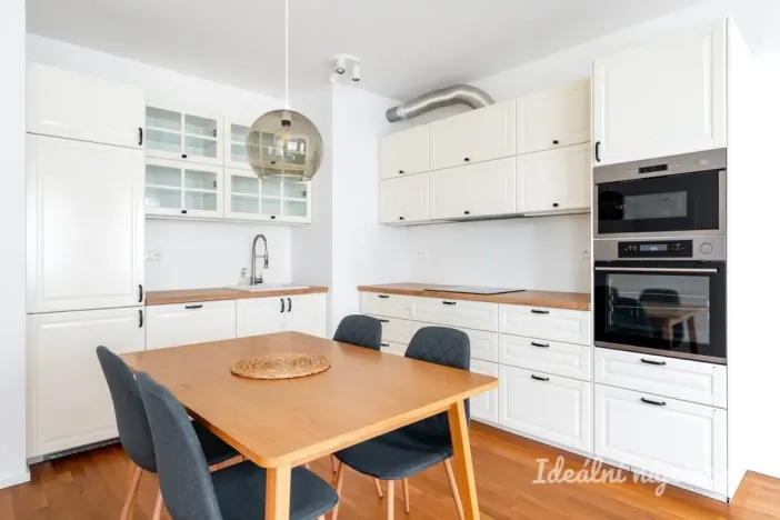 Pronájem bytu 3+kk, Praha - Hloubětín, Waltariho, 75 m2