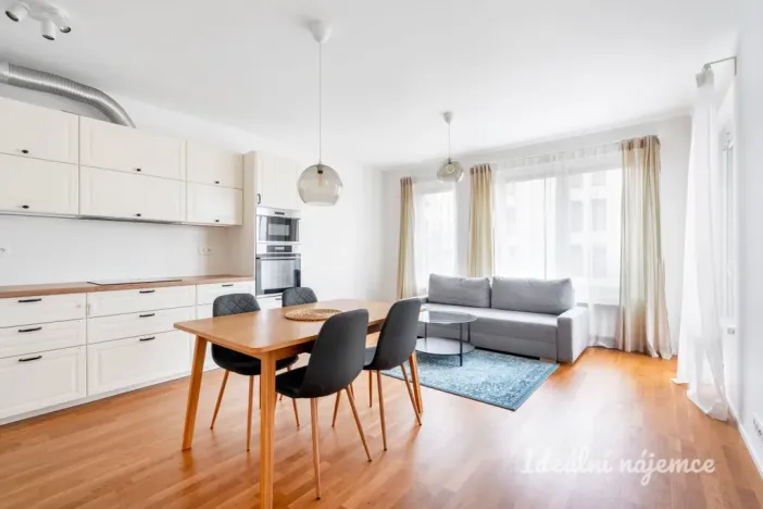 Pronájem bytu 3+kk, Praha - Hloubětín, Waltariho, 75 m2