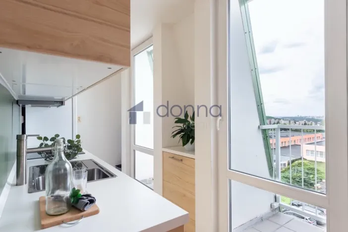 Pronájem bytu 2+kk, Praha, Za černým mostem, 51 m2