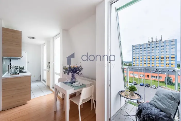 Pronájem bytu 2+kk, Praha, Za černým mostem, 51 m2