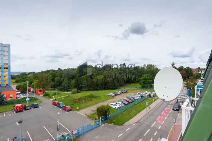 Pronájem bytu 2+kk, Praha, Za černým mostem, 51 m2