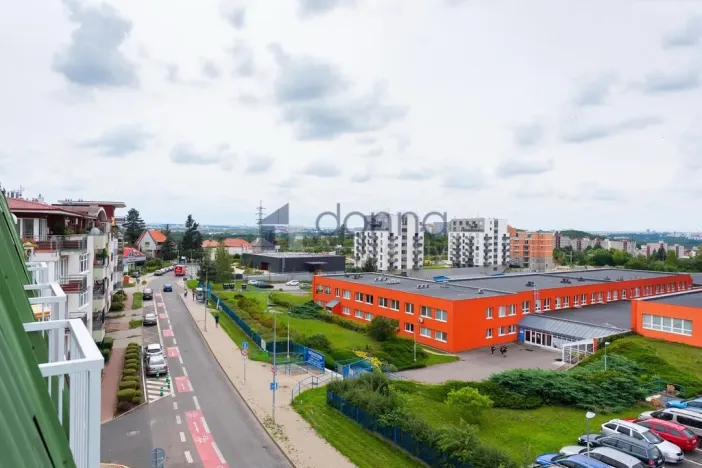 Pronájem bytu 2+kk, Praha, Za černým mostem, 51 m2