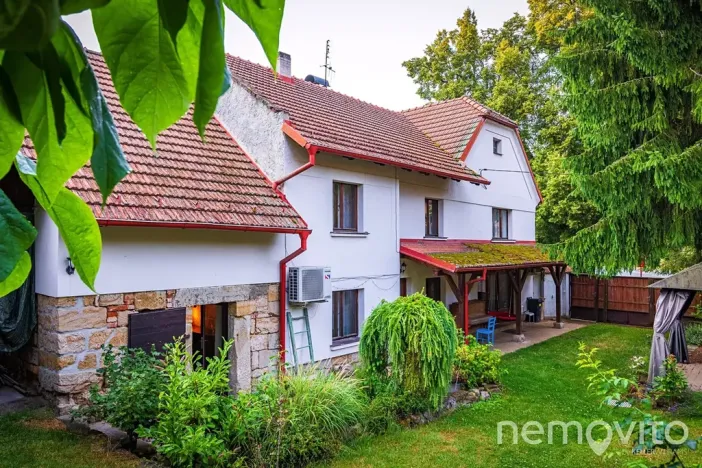 Prodej vícegeneračního domu, Lobeč, 340 m2