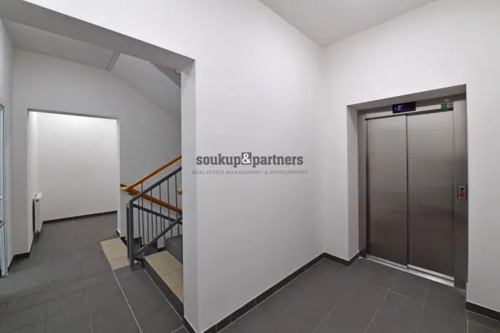 Pronájem bytu 2+kk, Praha - Hlubočepy, Fabiánové, 48 m2