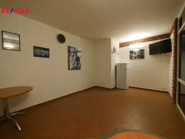 Pronájem kanceláře, Lety, Pražská, 16 m2