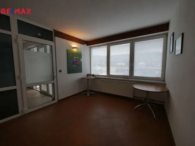 Pronájem kanceláře, Lety, Pražská, 16 m2