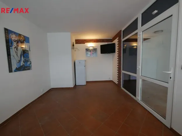 Pronájem kanceláře, Lety, Pražská, 16 m2