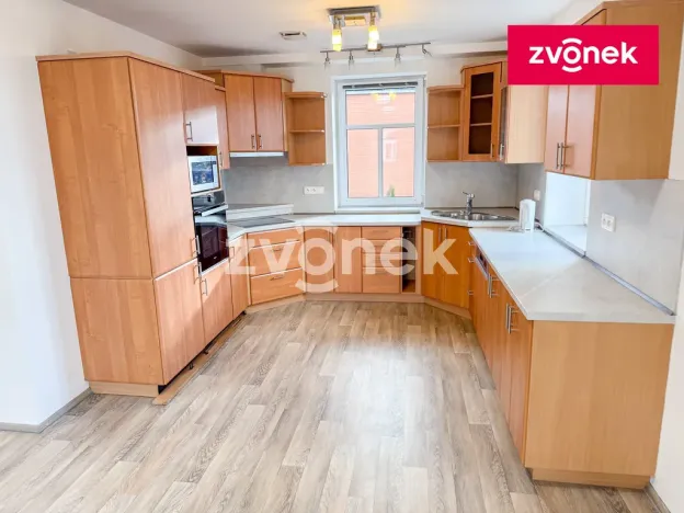 Pronájem bytu 4+kk, Zlín, Nad Ovčírnou III, 87 m2