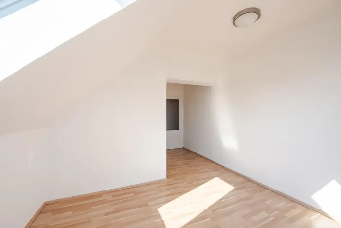 Pronájem bytu 1+1, Praha - Kobylisy, Pod Kynclovkou, 31 m2