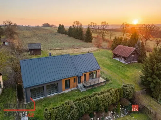 Prodej rodinného domu, Lesná, 188 m2