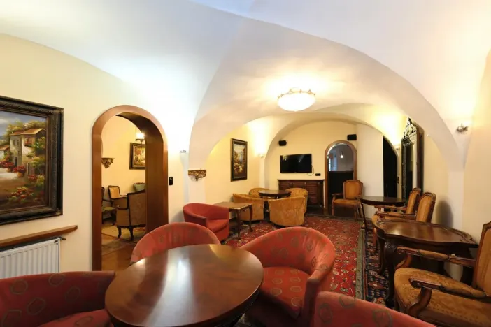 Pronájem obchodního prostoru, Praha - Malá Strana, Maltézské náměstí, 71 m2