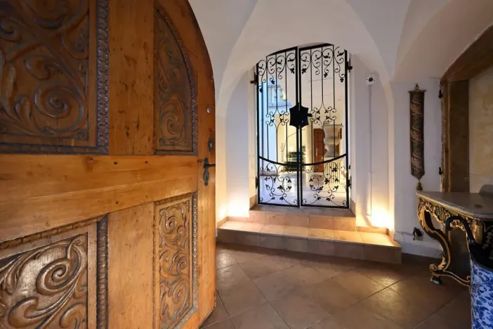 Pronájem obchodního prostoru, Praha - Malá Strana, Maltézské náměstí, 71 m2