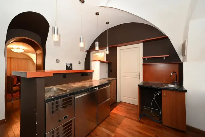 Pronájem obchodního prostoru, Praha - Malá Strana, Maltézské náměstí, 71 m2