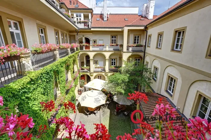 Pronájem kanceláře, Praha - Hradčany, Loretánské náměstí, 18 m2