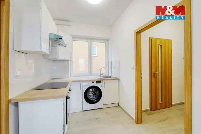 Pronájem bytu 2+kk, Plzeň - Jižní Předměstí, Husova, 45 m2