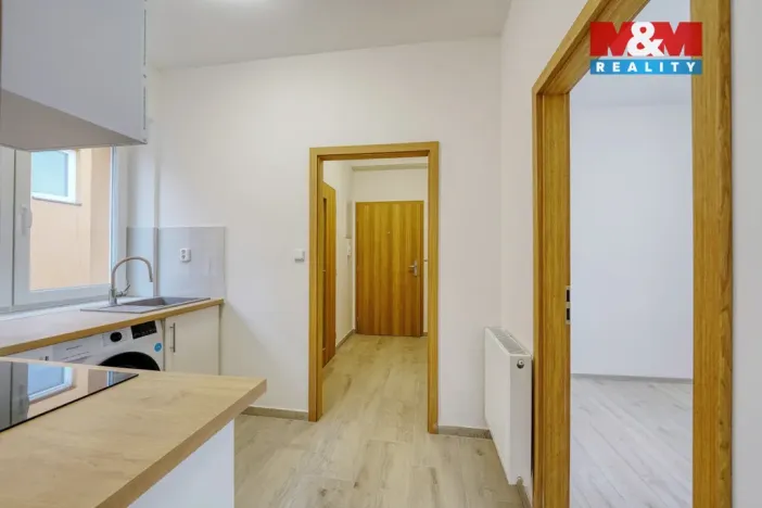 Pronájem bytu 2+kk, Plzeň - Jižní Předměstí, Husova, 45 m2