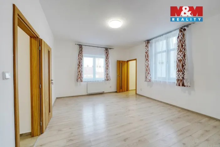 Pronájem bytu 2+kk, Plzeň - Jižní Předměstí, Husova, 45 m2