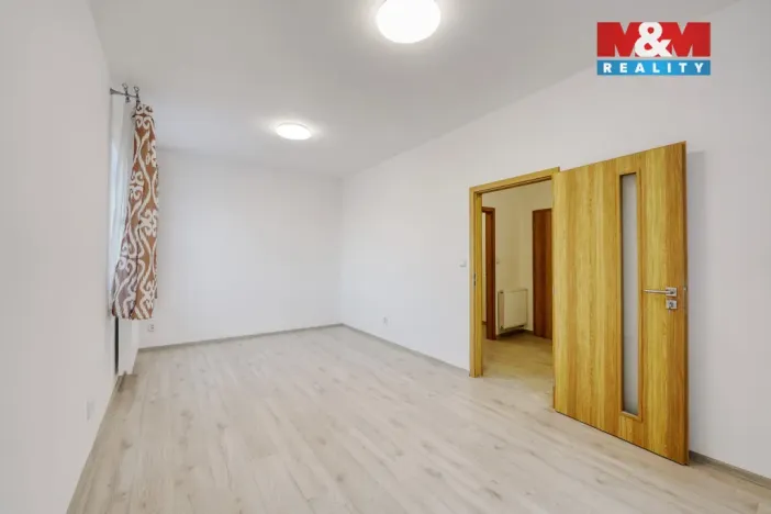 Pronájem bytu 1+1, Plzeň - Jižní Předměstí, Husova, 38 m2