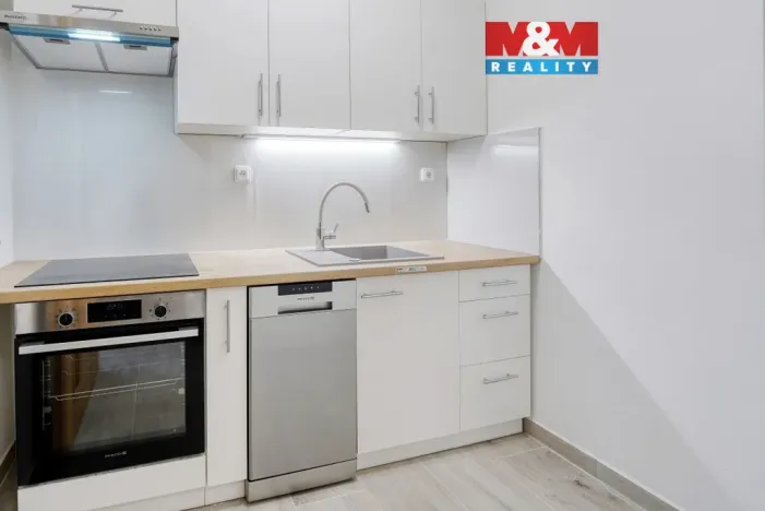 Pronájem bytu 1+1, Plzeň - Jižní Předměstí, Husova, 33 m2