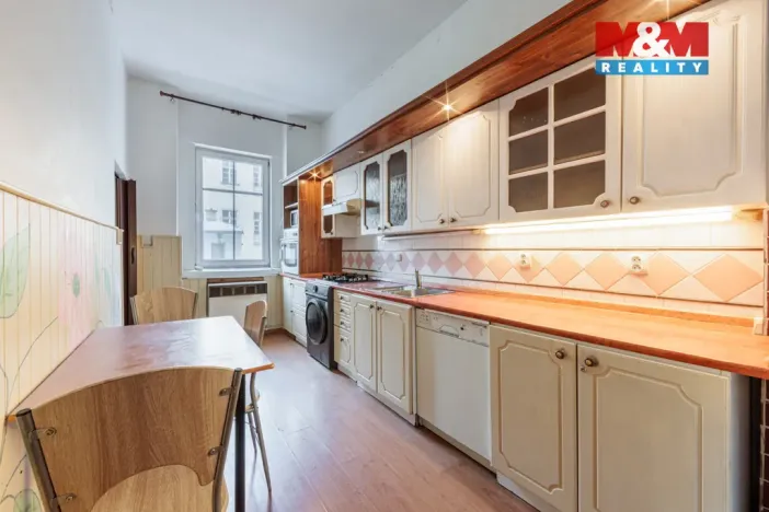 Pronájem bytu 1+1, Karlovy Vary, Jaltská, 42 m2