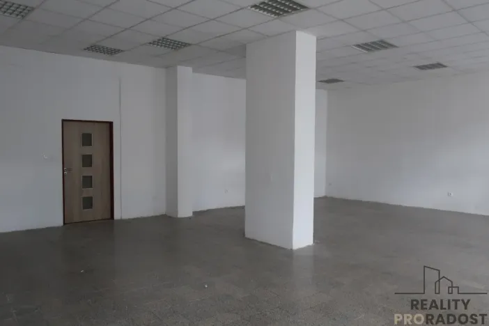 Pronájem obchodního prostoru, Holešov, nám. Dr. E. Beneše, 80 m2