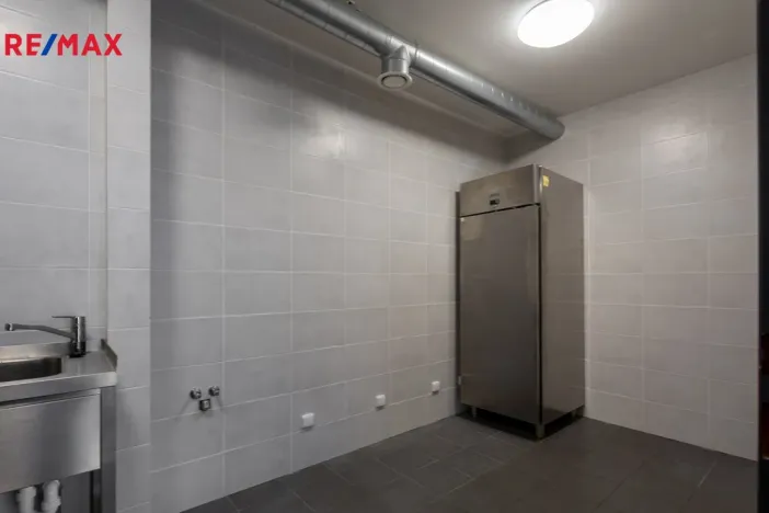 Pronájem restaurace, Praha - Stodůlky, Tlumačovská, 365 m2