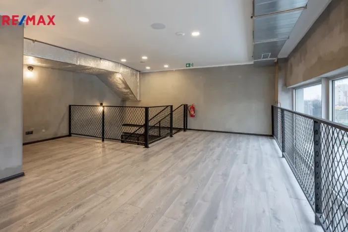 Pronájem restaurace, Praha - Stodůlky, Tlumačovská, 365 m2