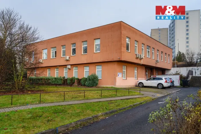 Pronájem obchodního prostoru, Ústí nad Labem - Severní Terasa, Šrámkova, 181 m2