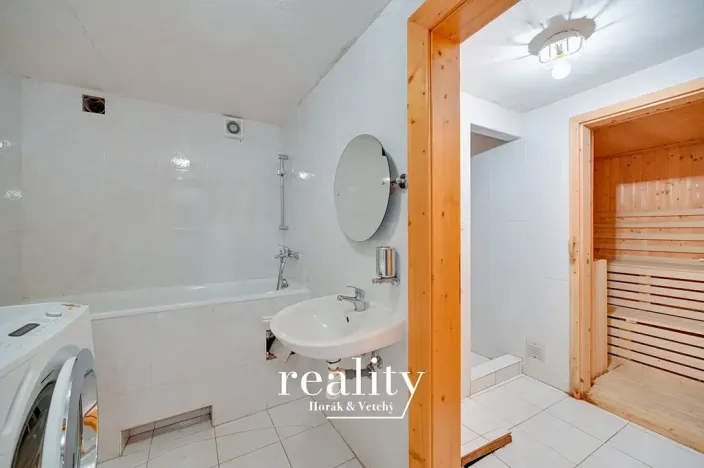 Prodej rodinného domu, Hodonice, 480 m2