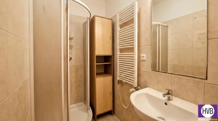 Prodej ubytování, Praha, Plzeňská, 35 m2