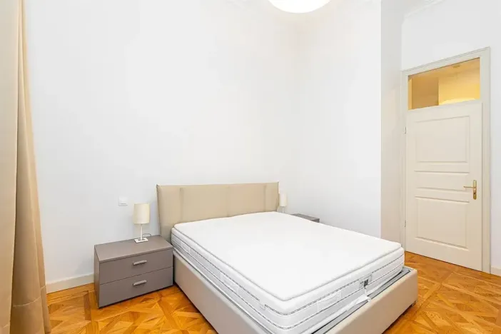 Pronájem bytu 3+1, Praha - Nové Město, Bolzanova, 93 m2