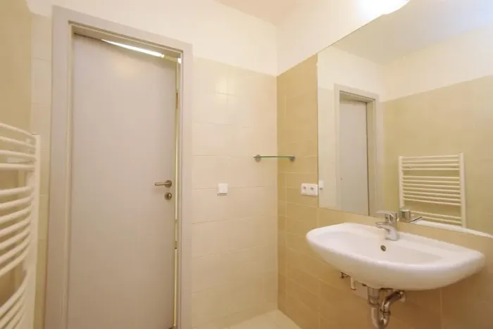 Pronájem kanceláře, Praha - Smíchov, Štefánikova, 63 m2