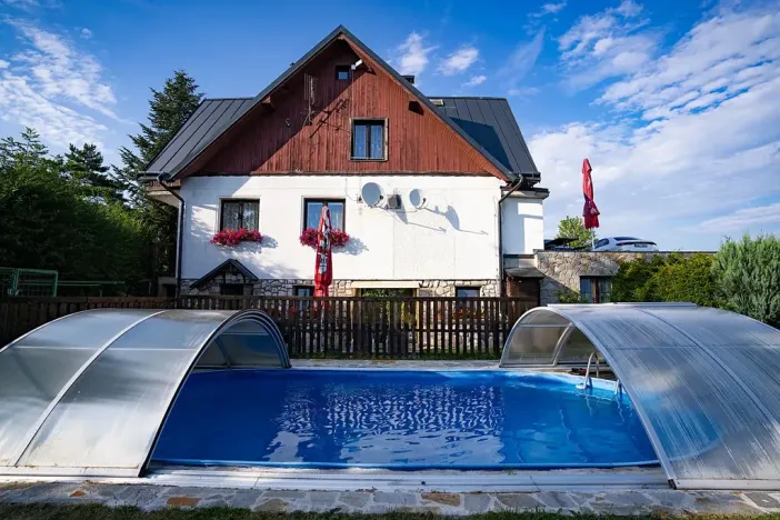 Prodej ubytování, Strážné, 450 m2