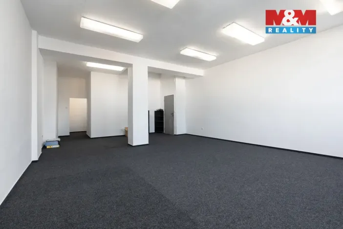 Prodej obchodního prostoru, Bruntál, nám. Míru, 720 m2