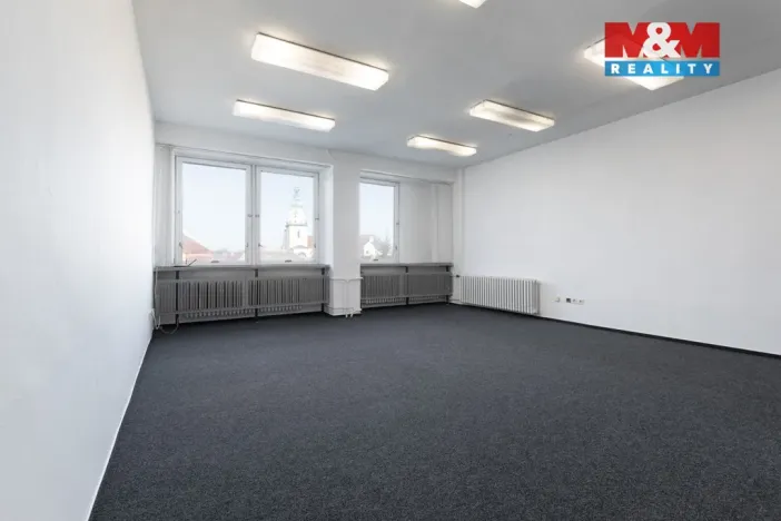 Prodej kanceláře, Bruntál, nám. Míru, 720 m2