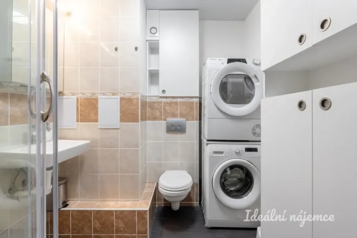 Pronájem bytu 2+kk, Praha - Modřany, Lysinská, 32 m2