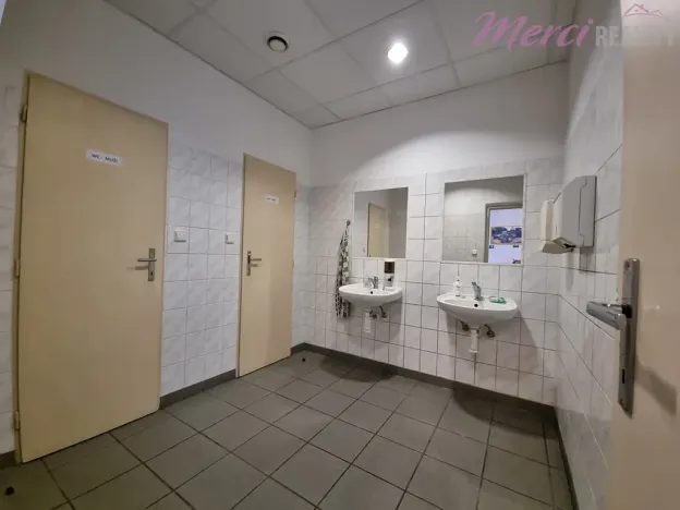 Pronájem kanceláře, Uherské Hradiště, Tř. Maršála Malinovského, 23 m2