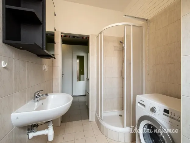 Pronájem bytu 1+kk, Praha - Záběhlice, Mikanova, 31 m2