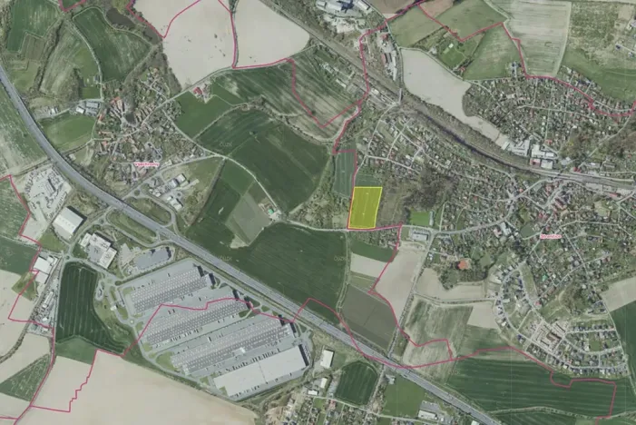 Prodej komerčního pozemku, Strančice, 21812 m2